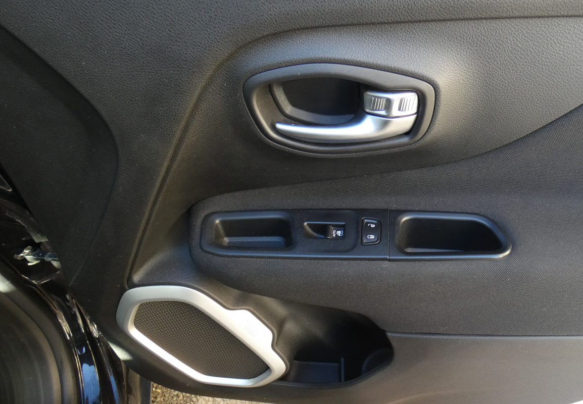 Jeep Renegade — 18
